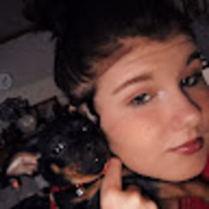 Meet your Posher, Emilee